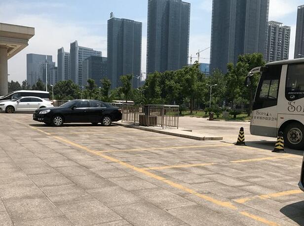 酒店賓館停車位劃線找什么單位，找誰來劃線？
