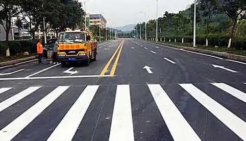 西安道路標(biāo)線施工多少錢一米？飛揚(yáng)市政價(jià)格合理