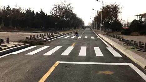 在蘇州道路劃線施工中如何繪制不同類型的道路劃線？
