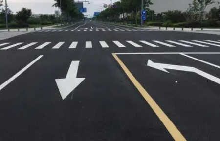 合肥道路劃線分析，如何保證道路畫線的筆直呢？
