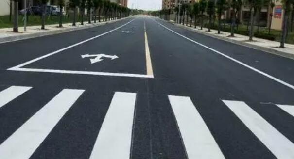 廠里道路劃線是否是必須的？?jī)?yōu)化交通秩序，提升安全性