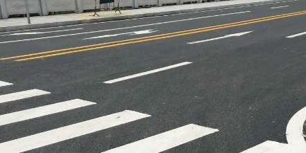 蘇州車位劃線解析，車間白色斑馬線劃線寬度是多少？帶來高效與安全