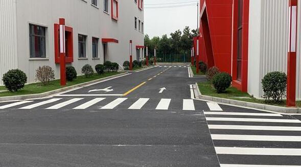 蘇州廠區(qū)劃線哪家好？飛揚市政專業(yè)、高效、貼心