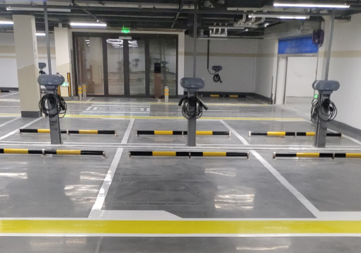 舞動城市的動感線條，飛揚市政無錫專業(yè)畫車位線服務(wù)