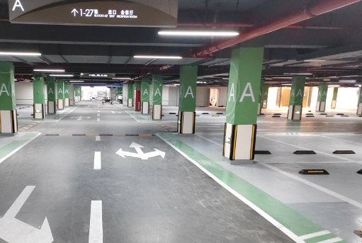 蘇州廠區(qū)專業(yè)停車場(chǎng)劃線施工，13年施工經(jīng)驗(yàn)