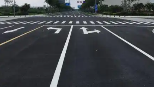 蘇州相城區(qū)廠區(qū)劃線選哪家？專業(yè)施工團隊，多年經(jīng)驗值得信賴